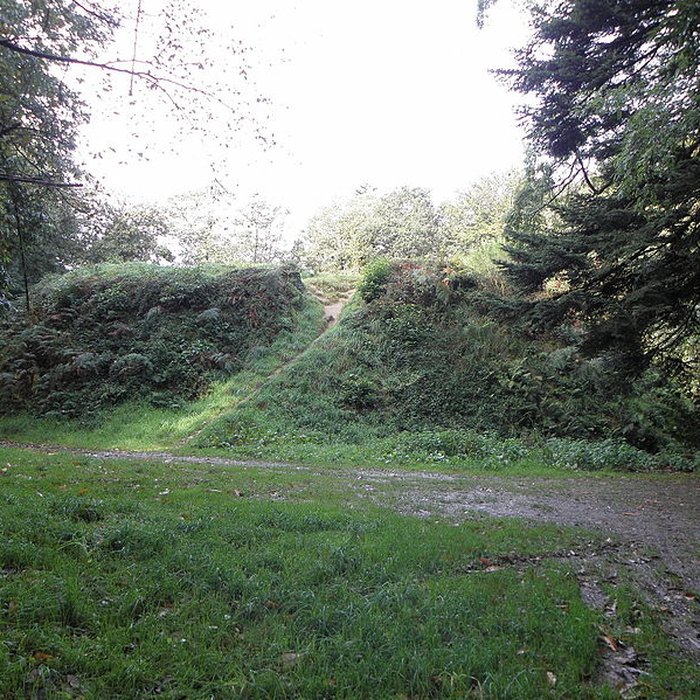 Photo de Motte féodale et camp de Lesquellen à Plabennec