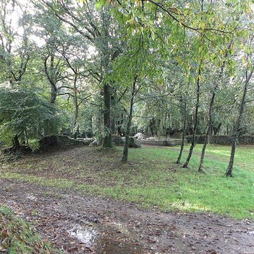 Motte féodale et camp de Lesquellen à Plabennec
