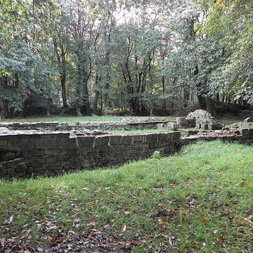 Motte féodale et camp de Lesquellen à Plabennec
