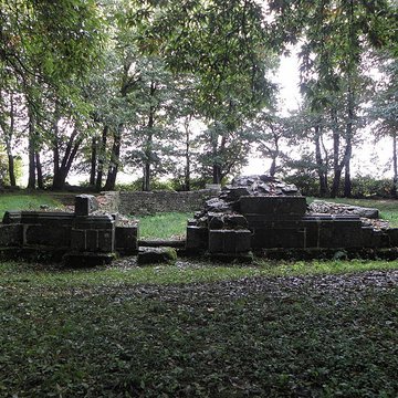 Motte féodale et camp de Lesquellen à Plabennec