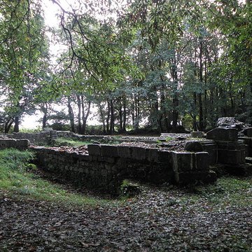 Motte féodale et camp de Lesquellen à Plabennec