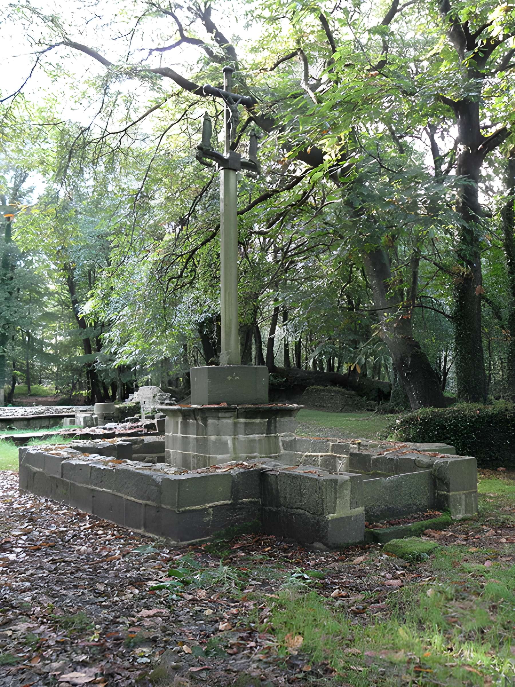 Motte féodale et camp de Lesquellen à Plabennec