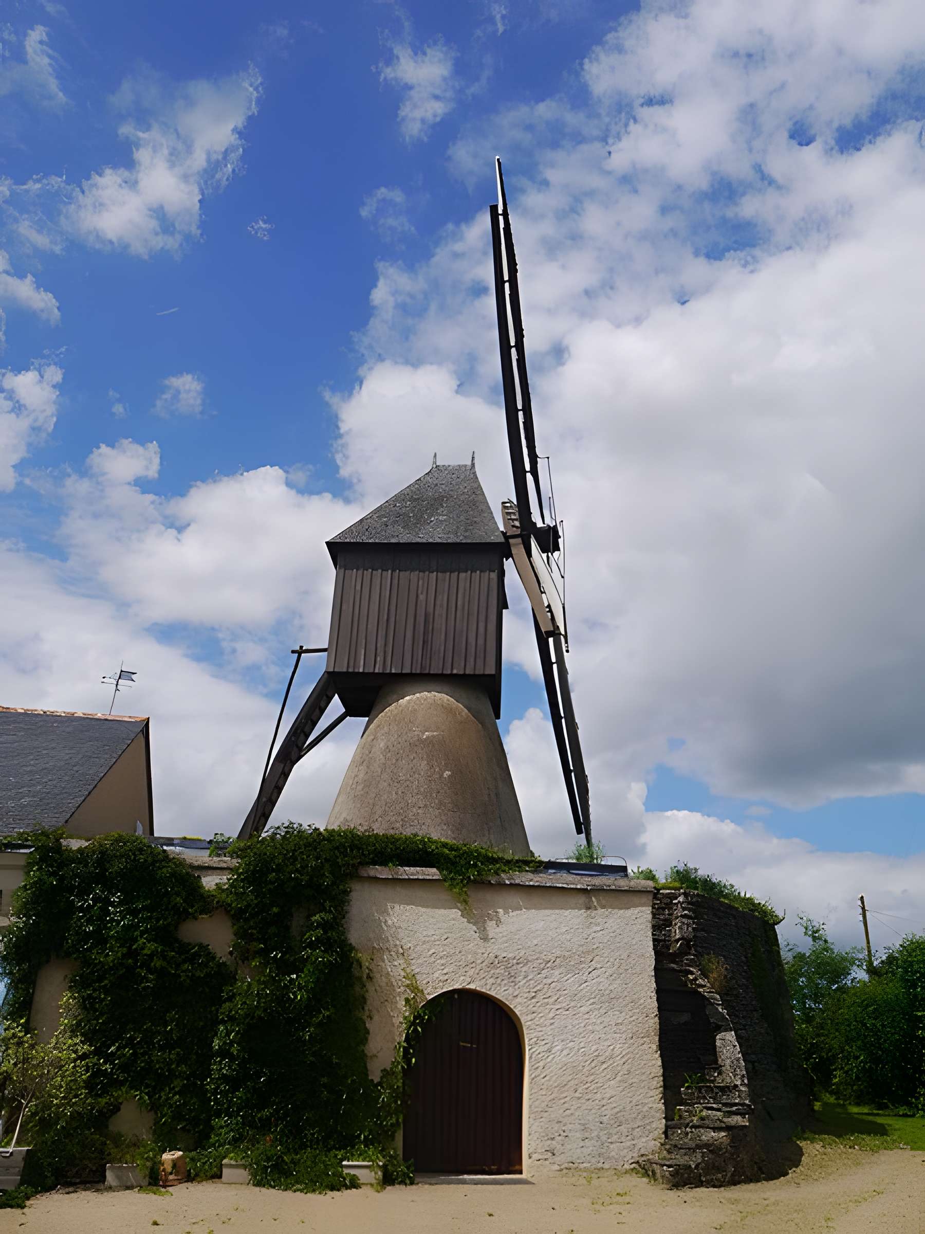 Moulin à vent de la Bigottière à Mozé-sur-Louet