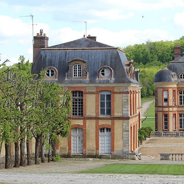 Photo de Château de Dampierre à Dampierre-en-Yvelines