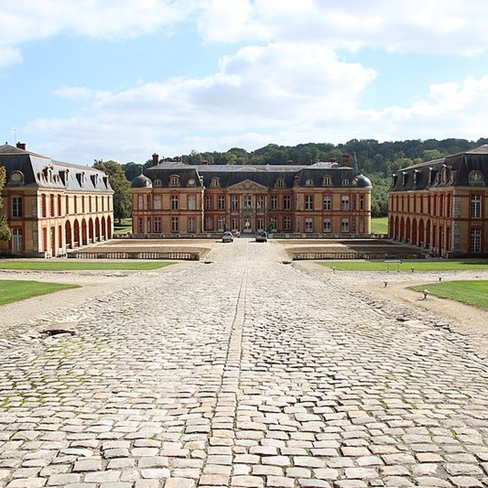 Photo de Château de Dampierre à Dampierre-en-Yvelines