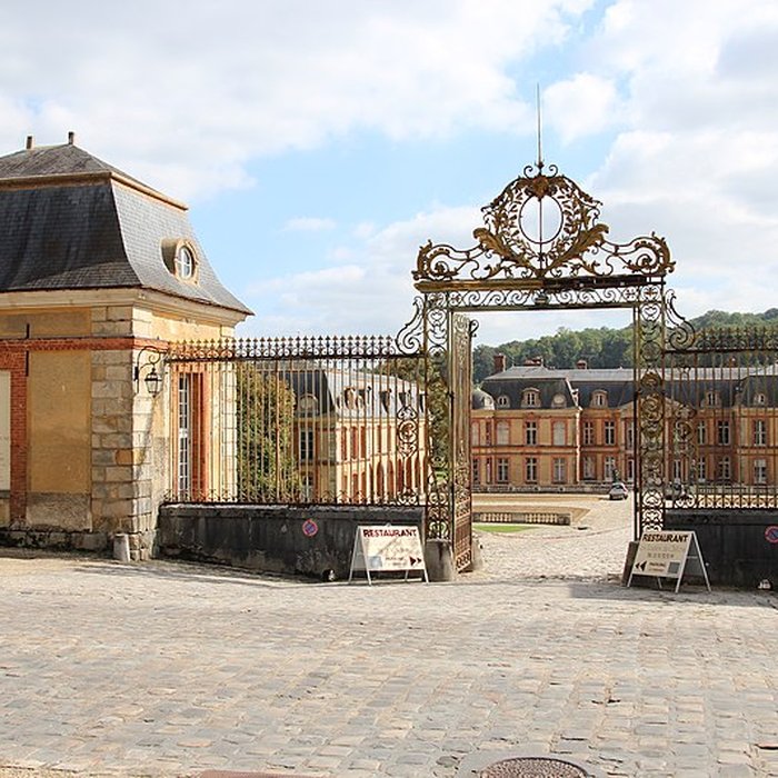 Photo de Château de Dampierre à Dampierre-en-Yvelines