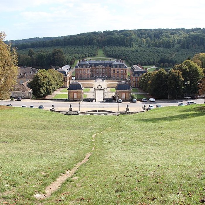 Photo de Château de Dampierre à Dampierre-en-Yvelines