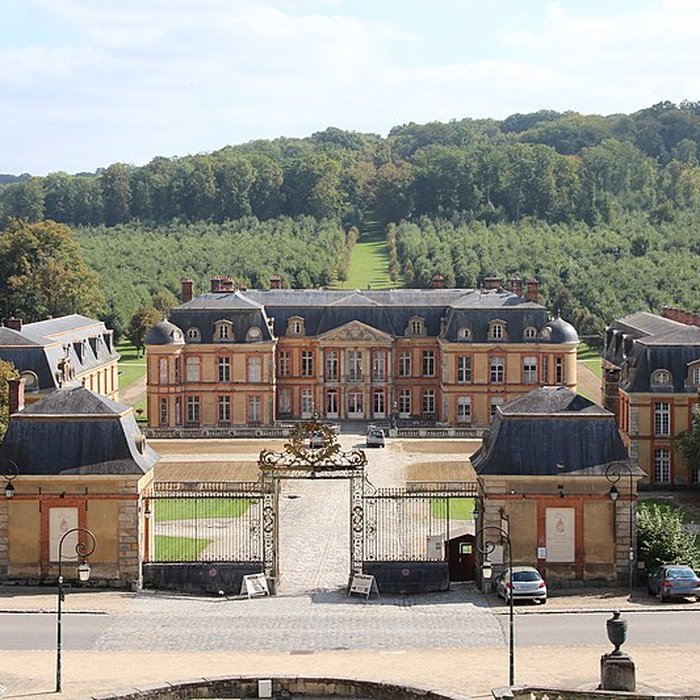 Photo de Château de Dampierre à Dampierre-en-Yvelines