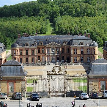 Château de Dampierre à Dampierre-en-Yvelines
