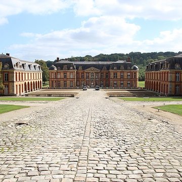 Château de Dampierre à Dampierre-en-Yvelines