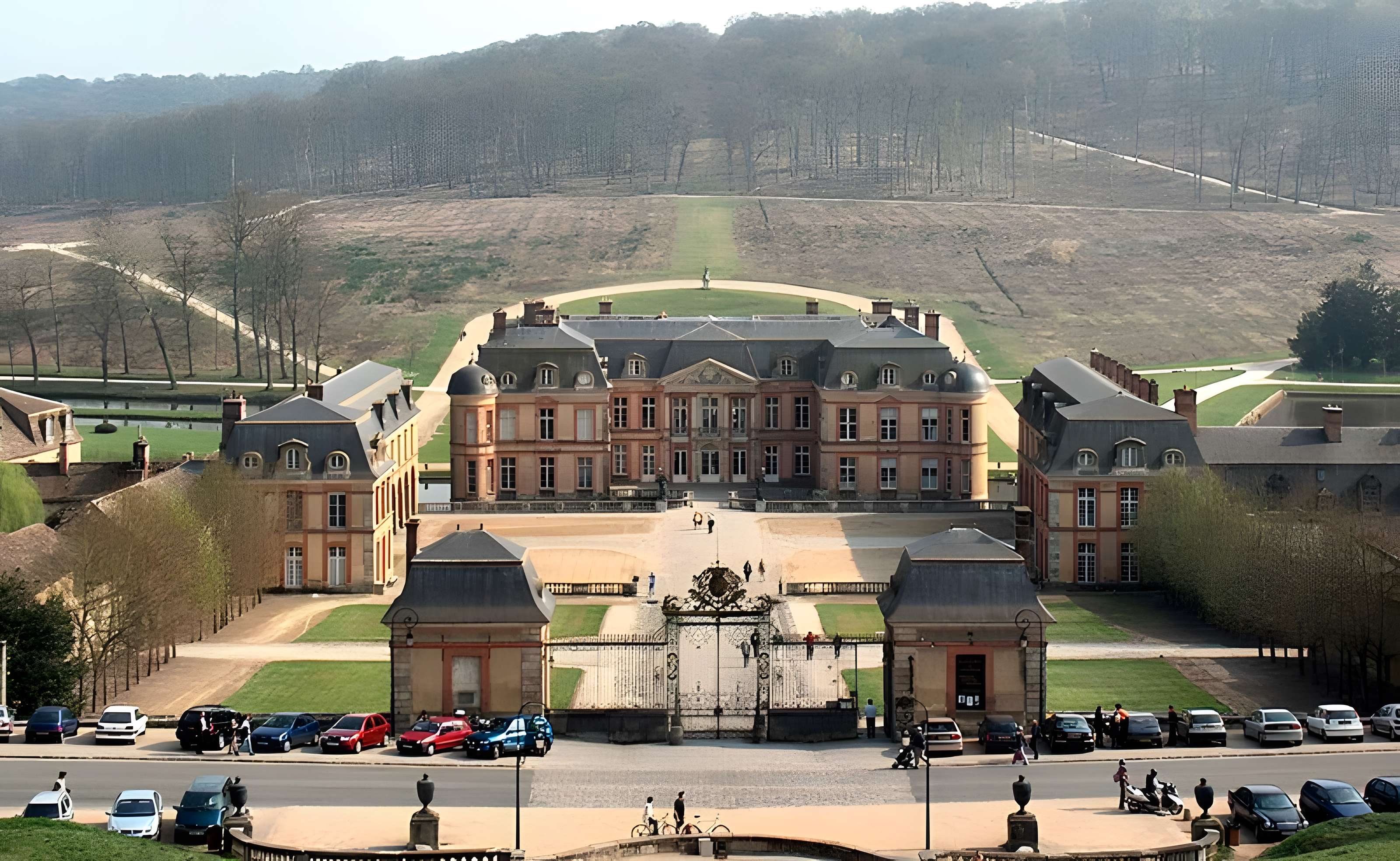 Château de Dampierre à Dampierre-en-Yvelines
