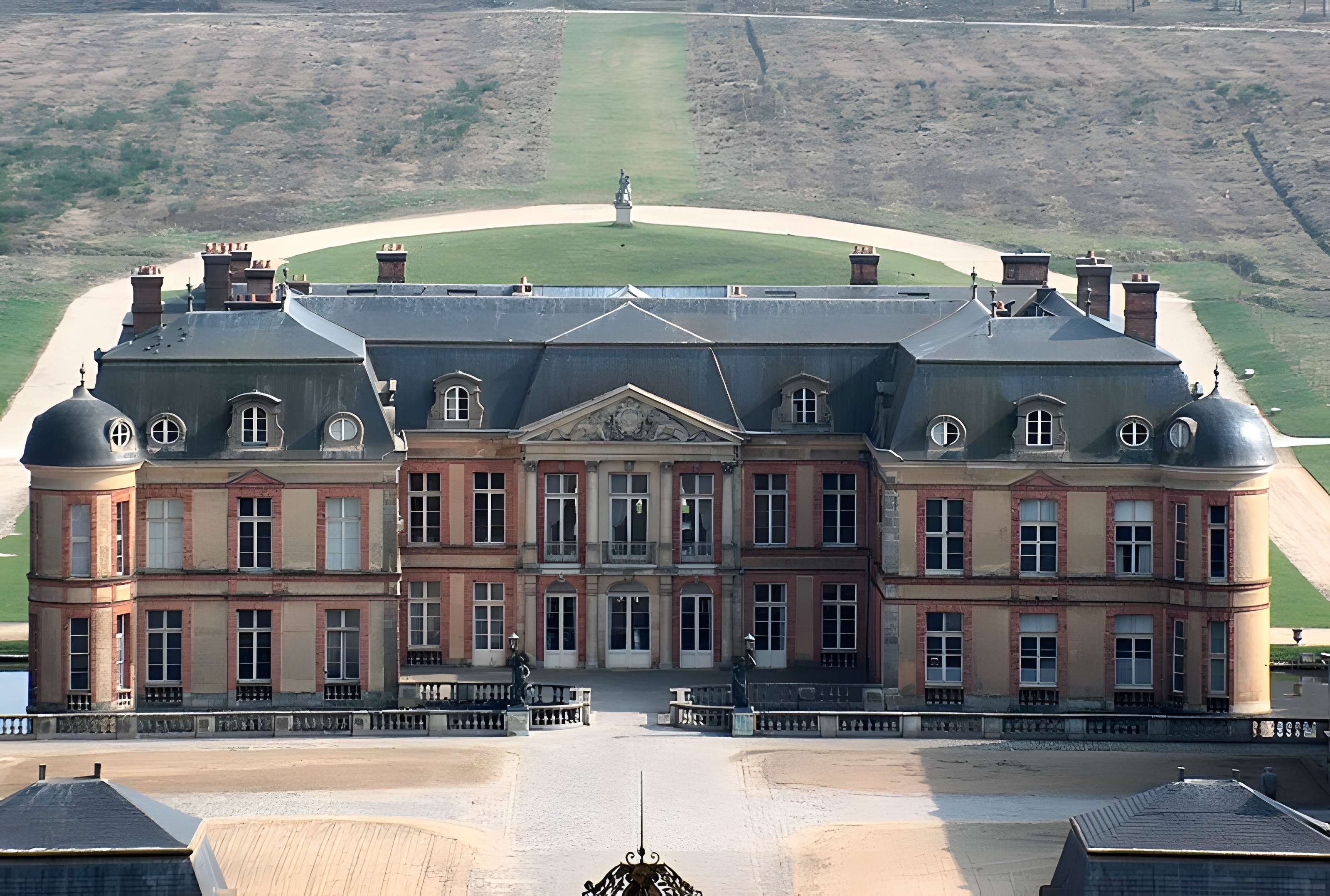 Château de Dampierre à Dampierre-en-Yvelines