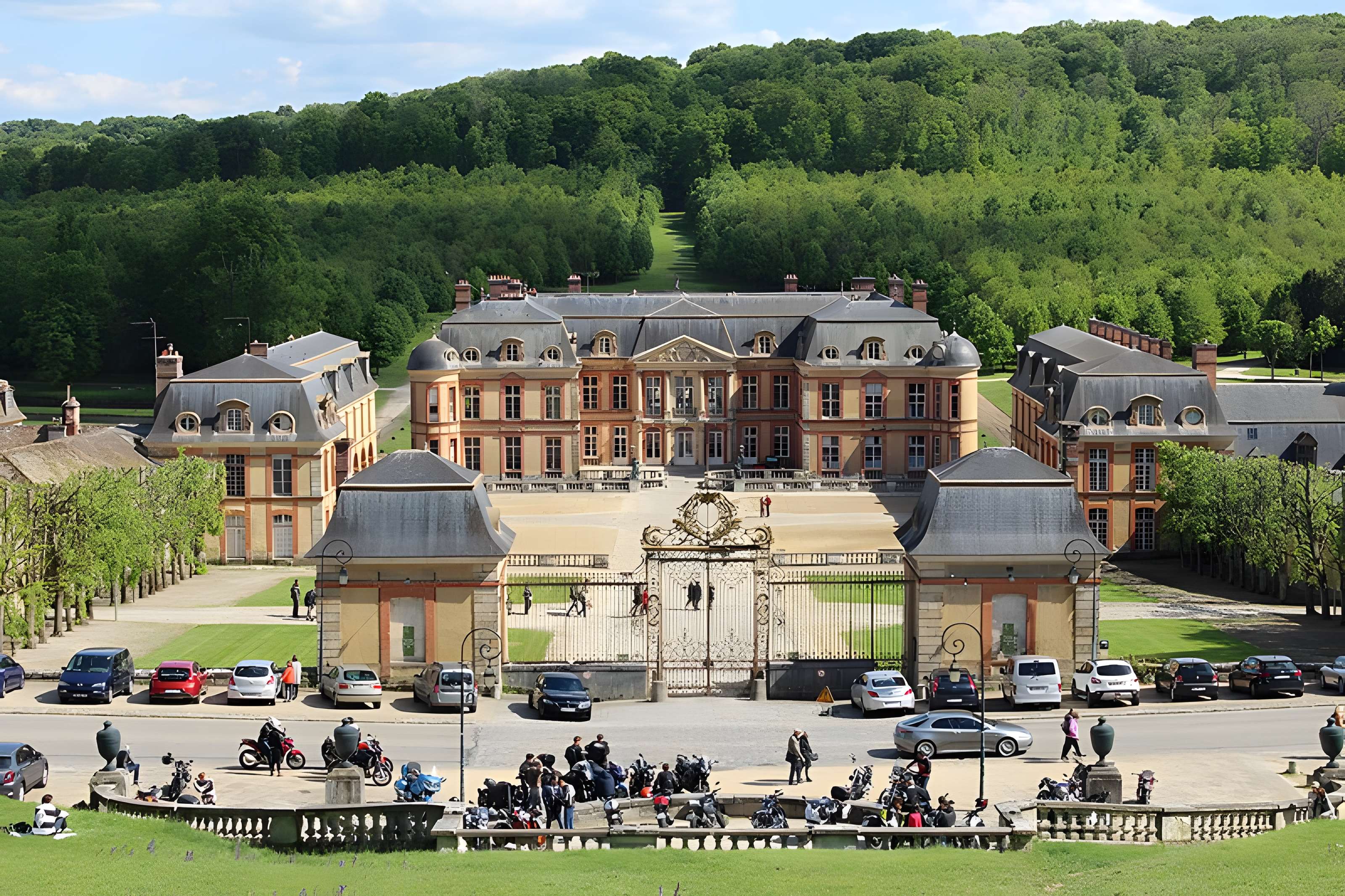 Château de Dampierre à Dampierre-en-Yvelines