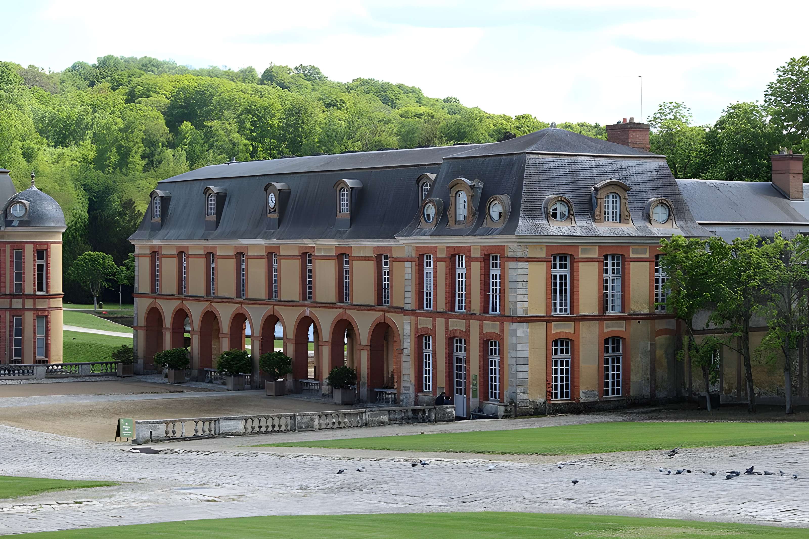 Château de Dampierre à Dampierre-en-Yvelines