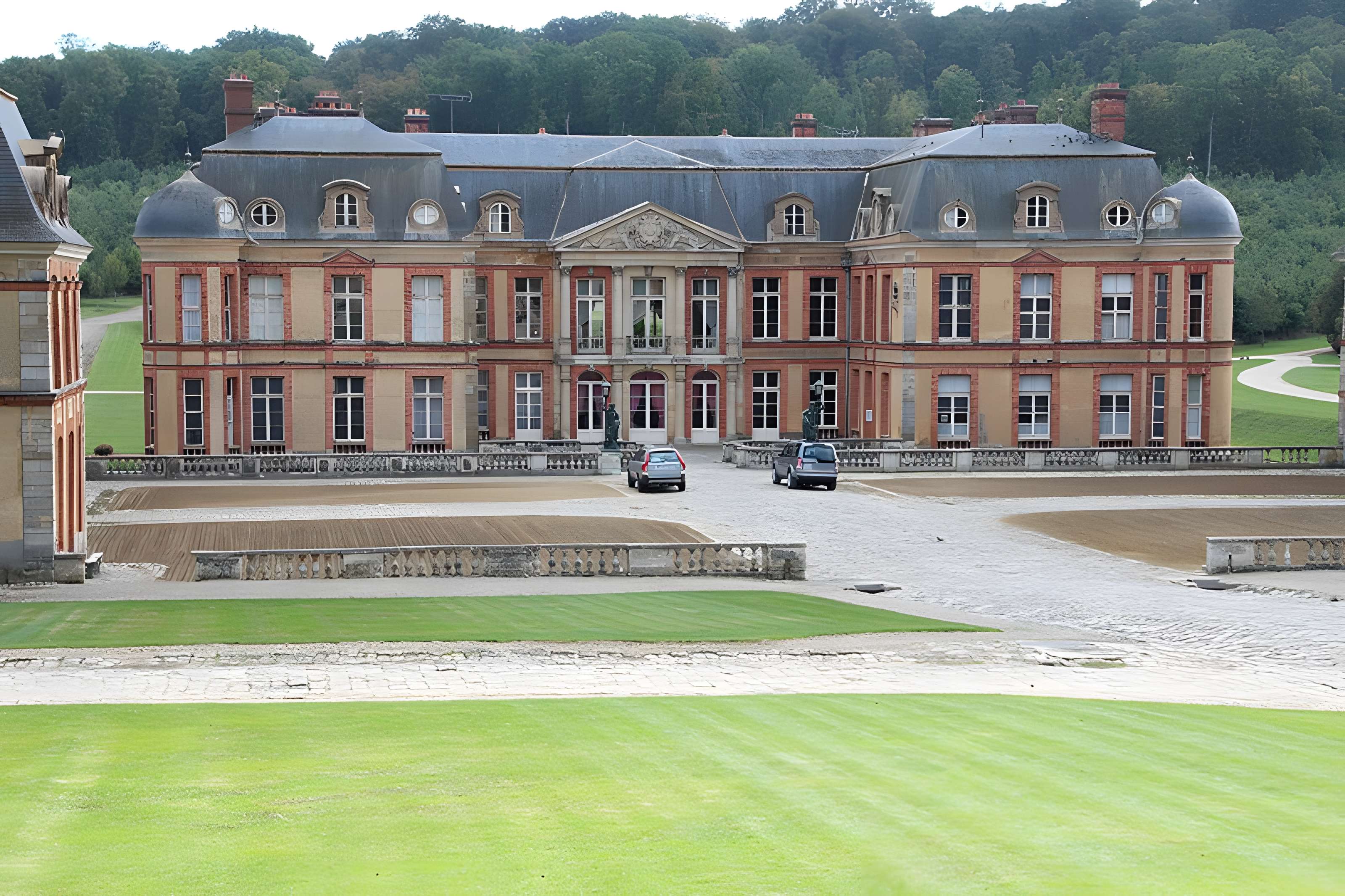 Château de Dampierre à Dampierre-en-Yvelines