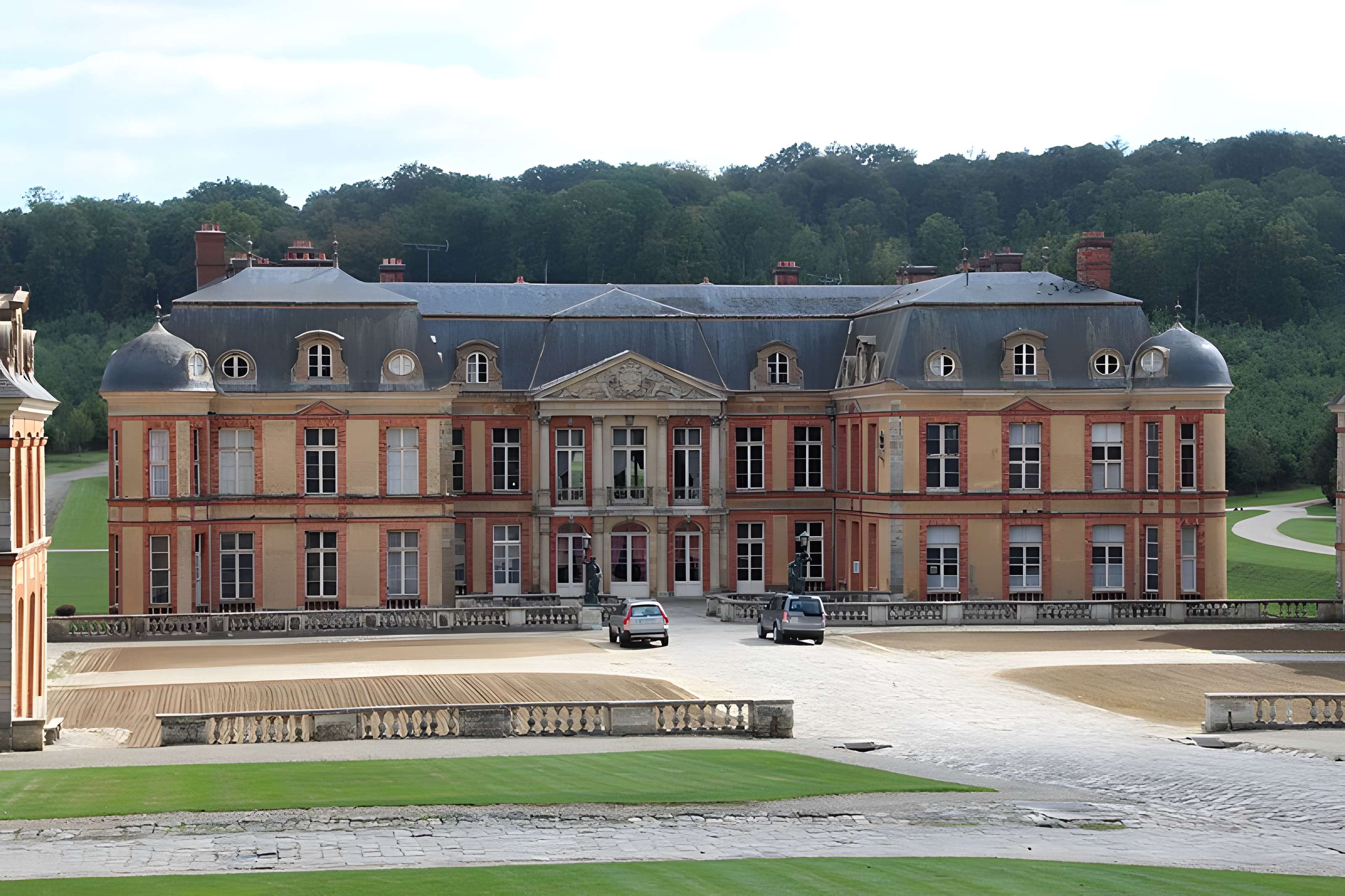 Château de Dampierre à Dampierre-en-Yvelines
