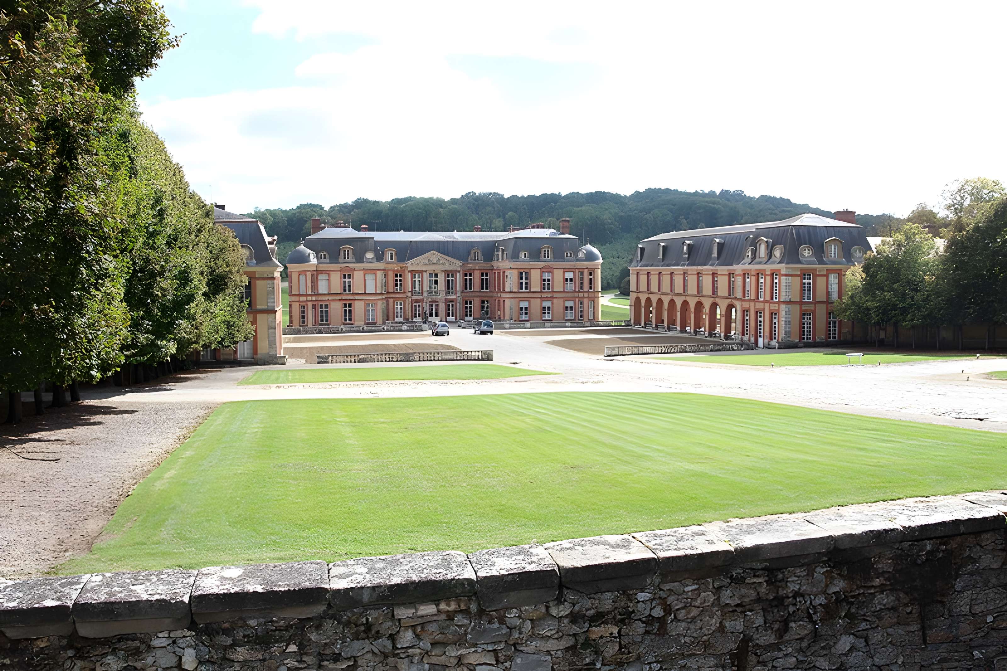 Château de Dampierre à Dampierre-en-Yvelines