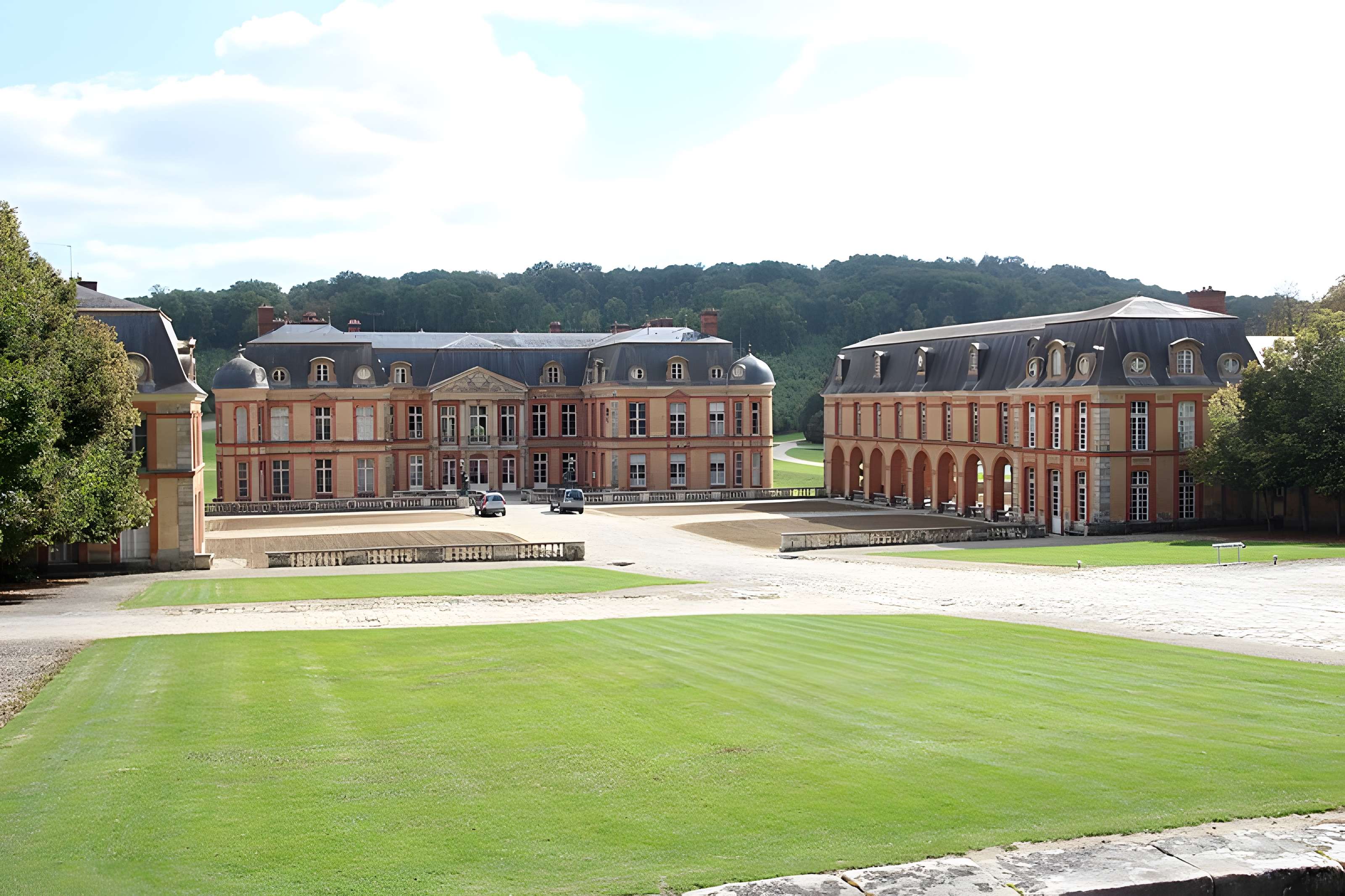Château de Dampierre à Dampierre-en-Yvelines