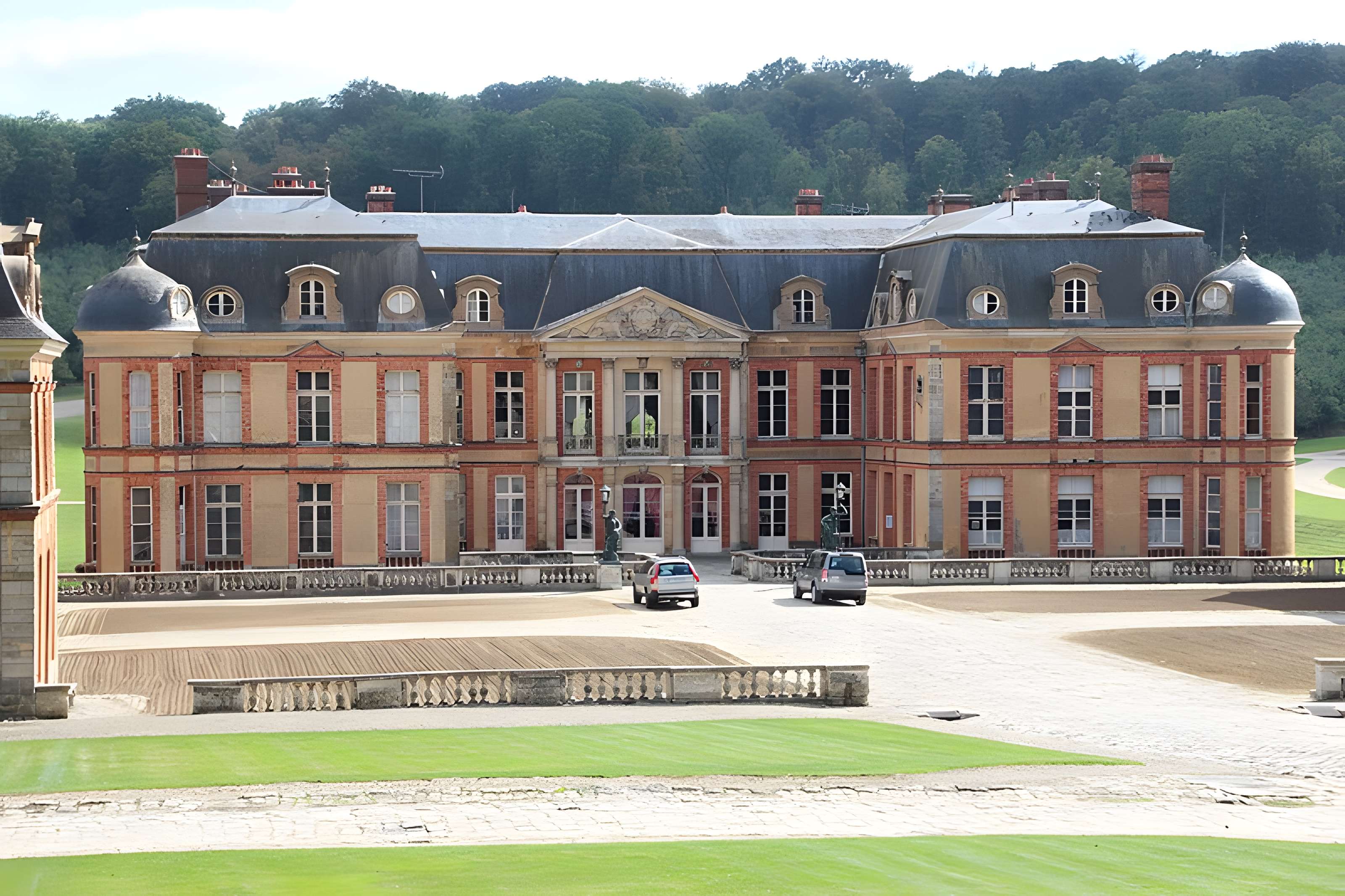 Château de Dampierre à Dampierre-en-Yvelines