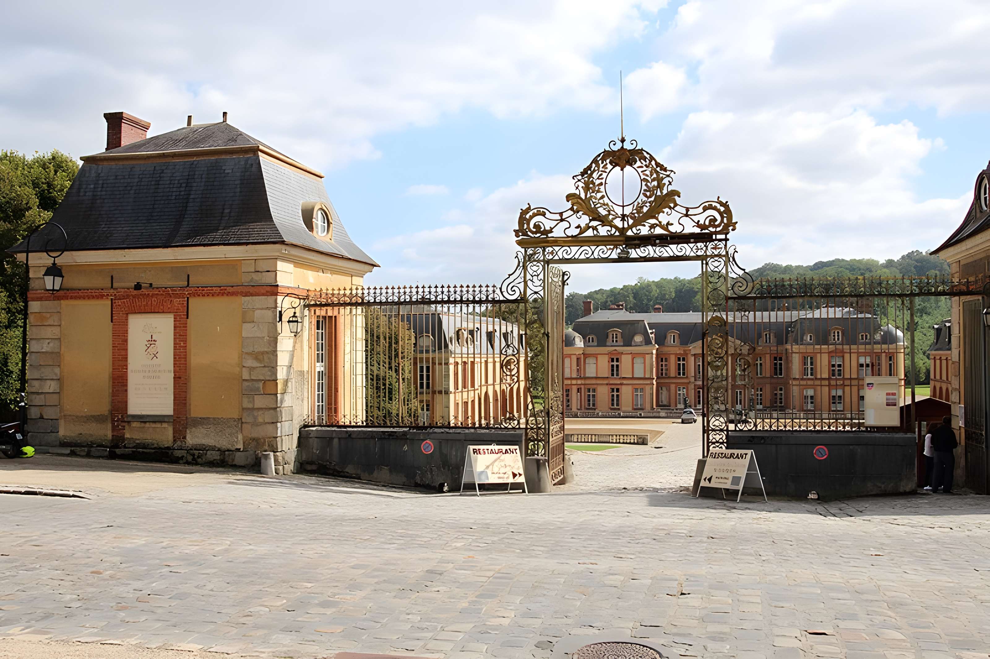 Château de Dampierre à Dampierre-en-Yvelines