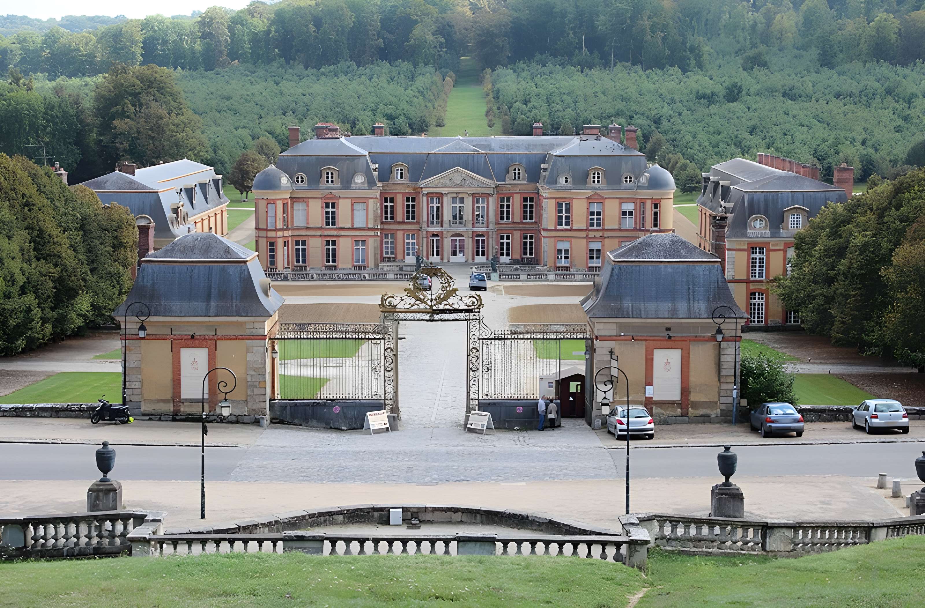 Château de Dampierre à Dampierre-en-Yvelines