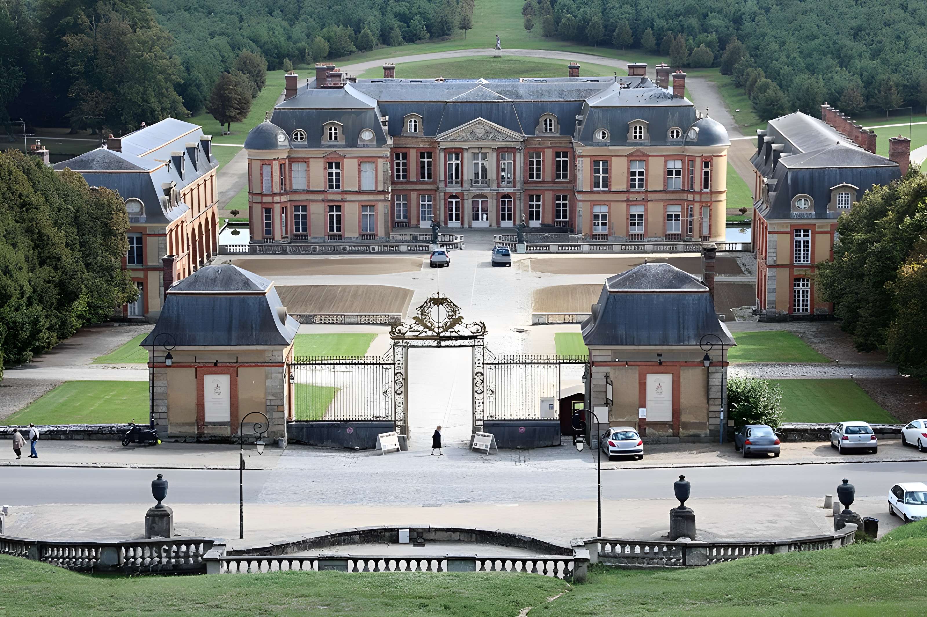 Château de Dampierre à Dampierre-en-Yvelines