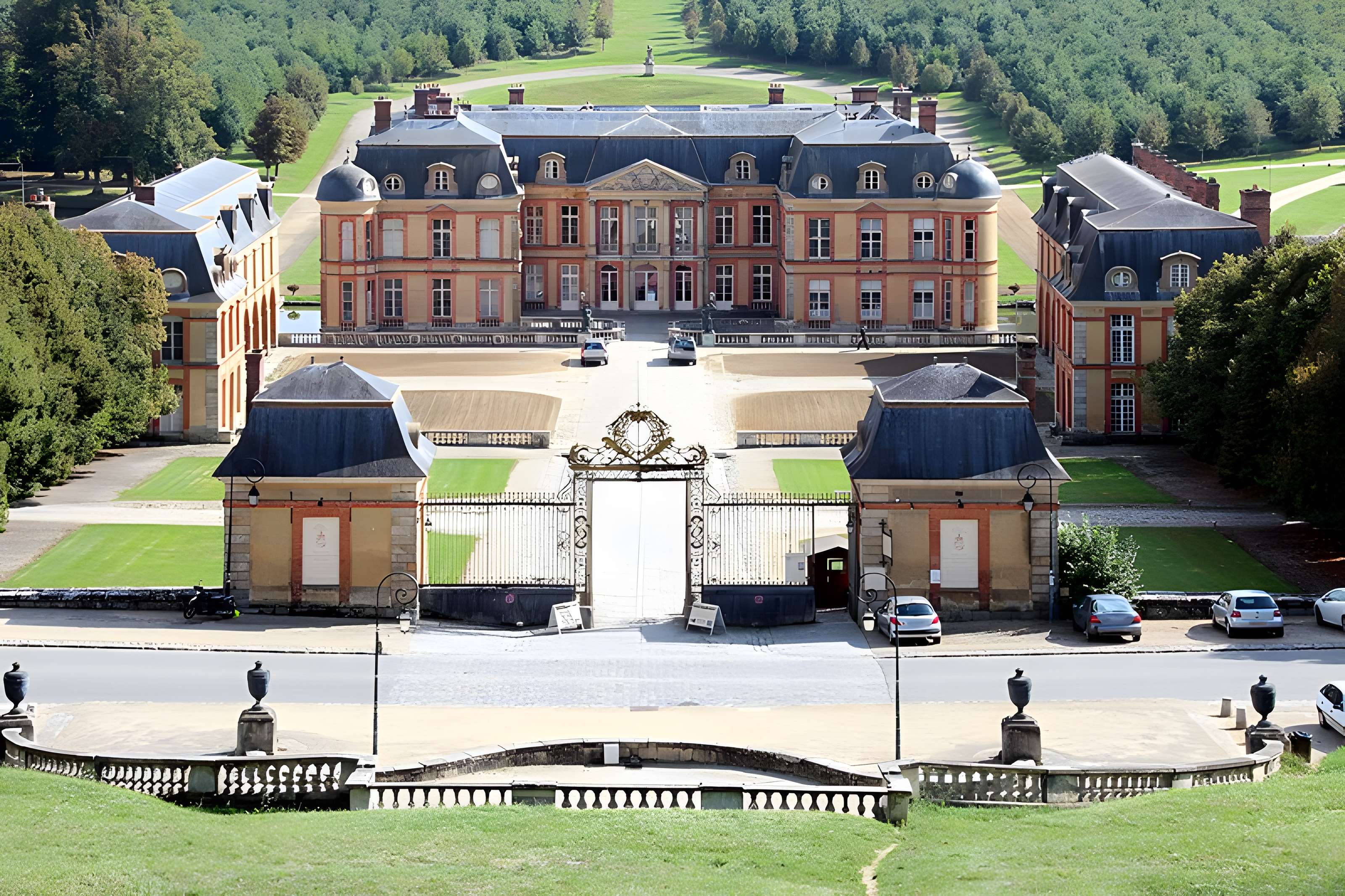 Château de Dampierre à Dampierre-en-Yvelines