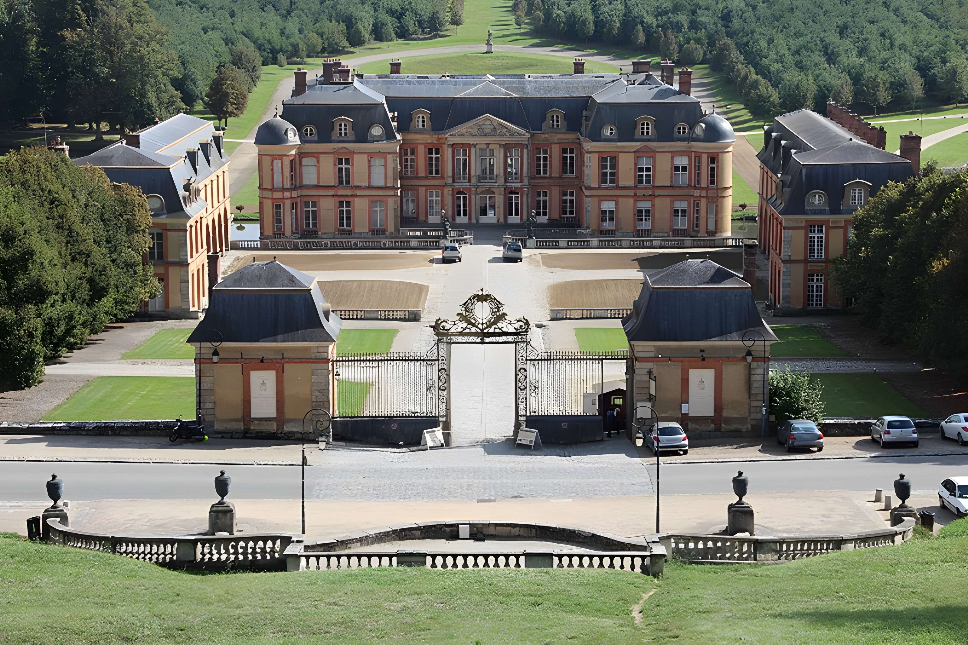 Château de Dampierre à Dampierre-en-Yvelines
