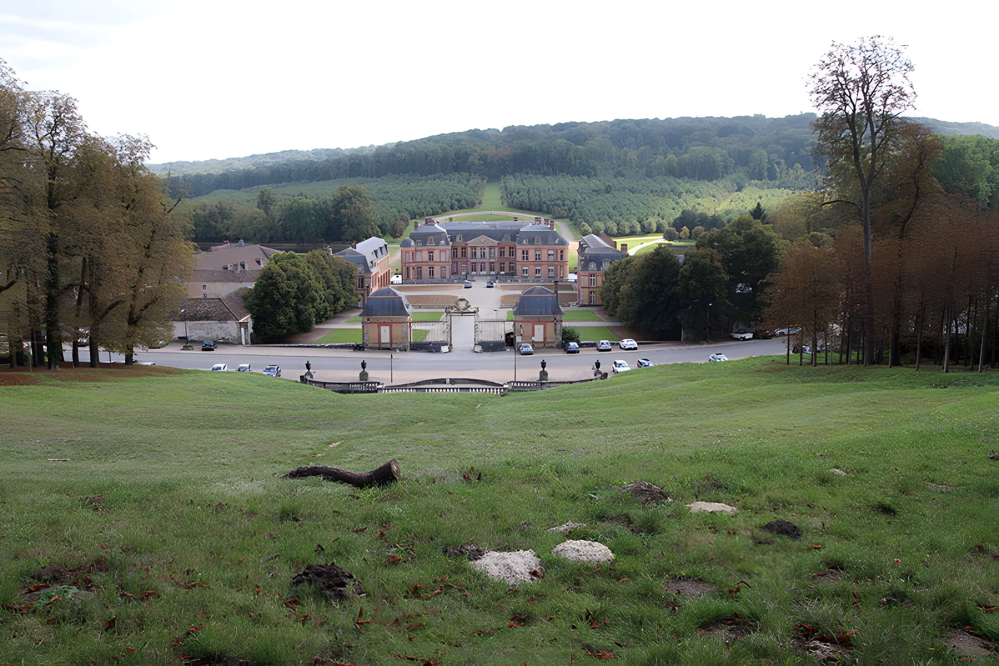 Château de Dampierre à Dampierre-en-Yvelines