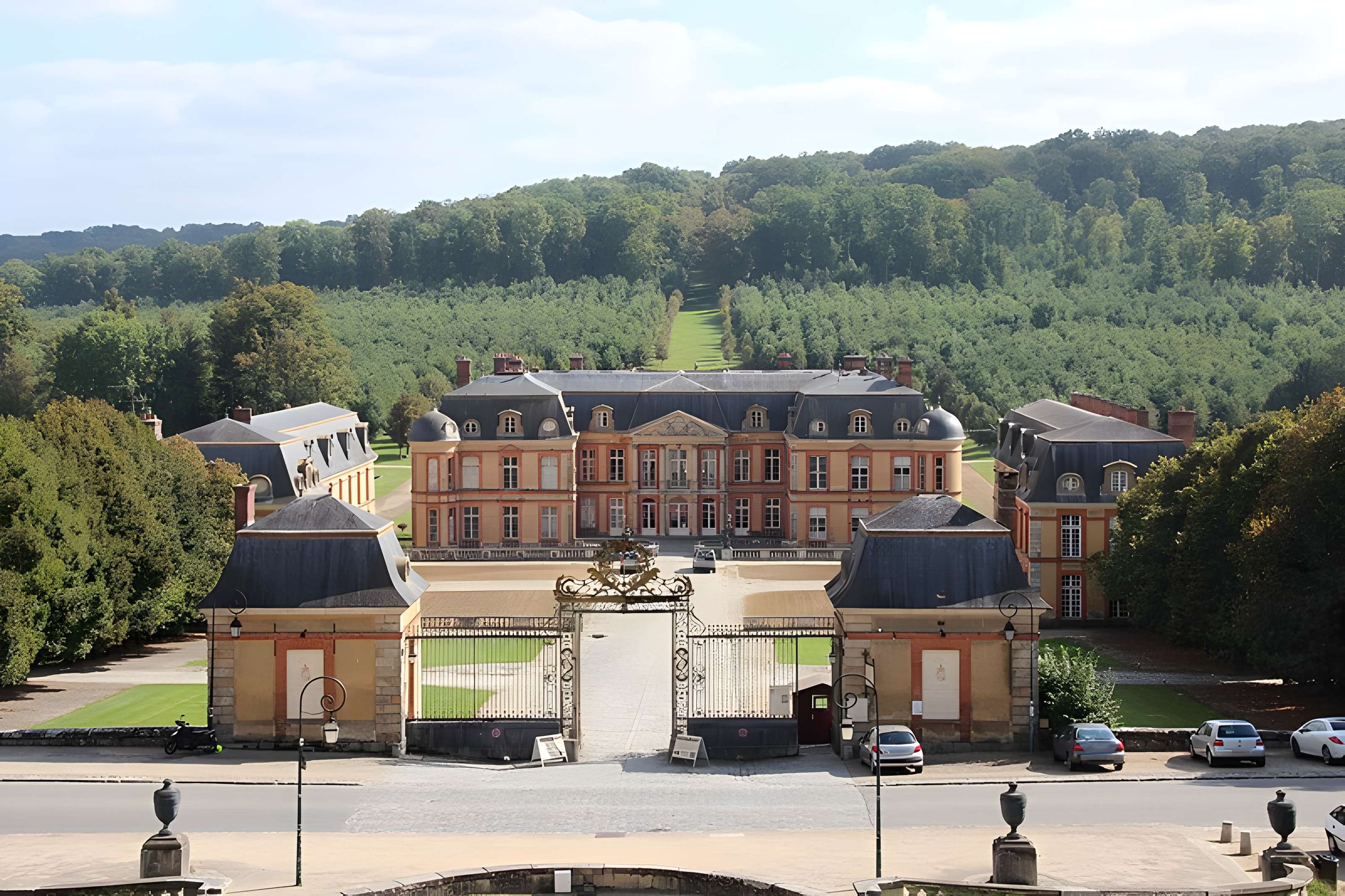 Château de Dampierre à Dampierre-en-Yvelines