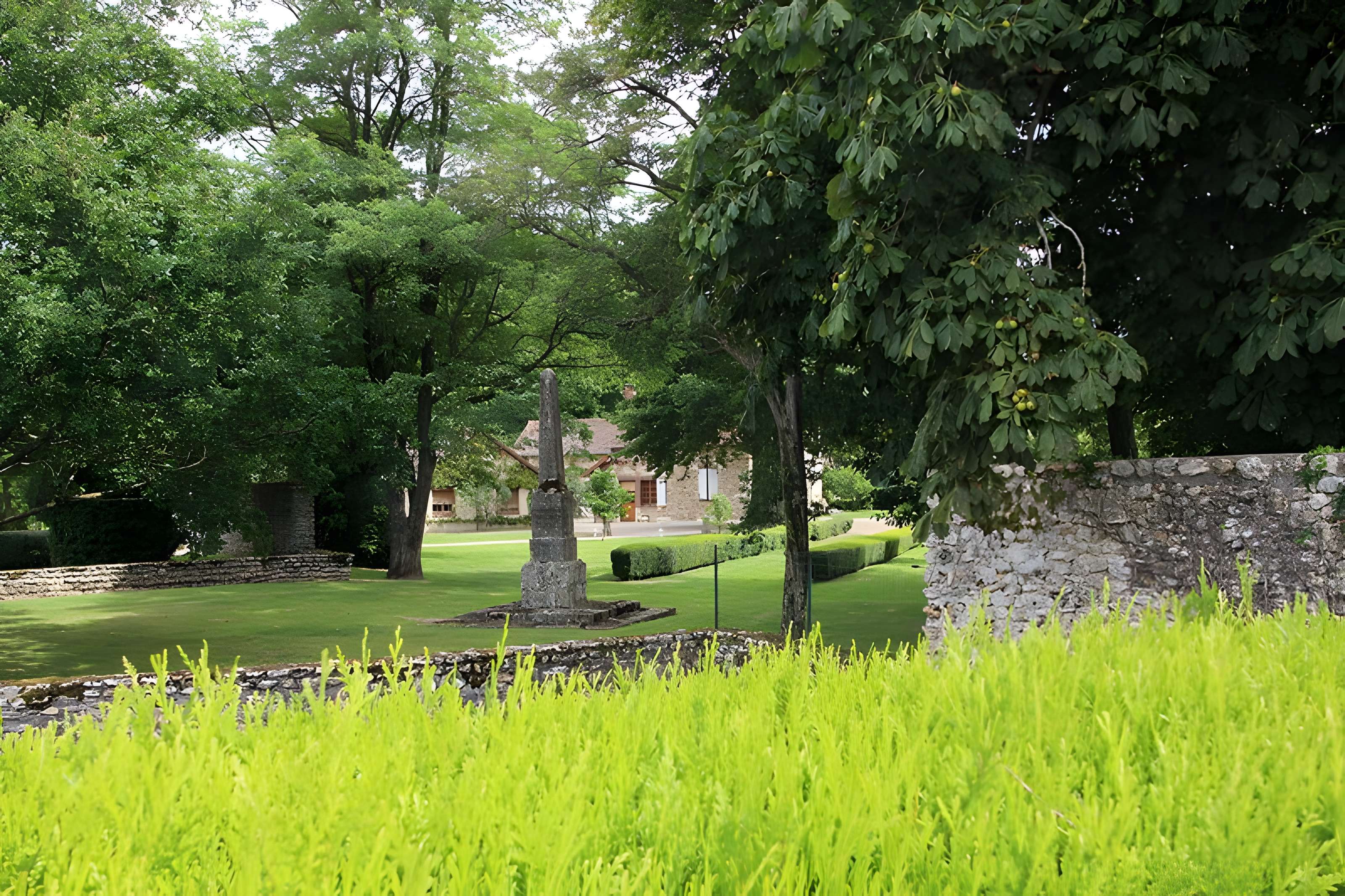 Obélisque de Boinville-le-Gaillard 
