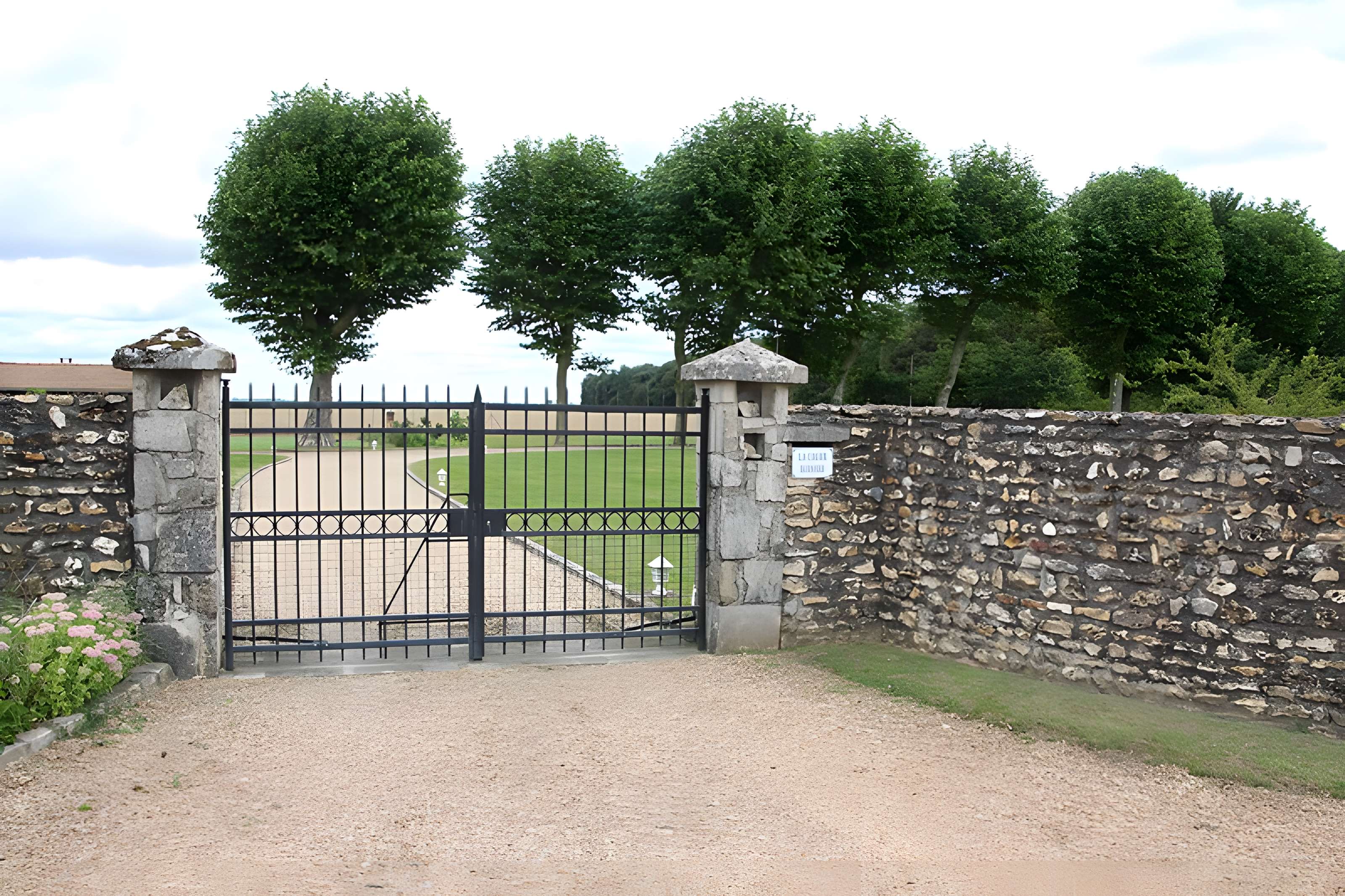Obélisque de Boinville-le-Gaillard