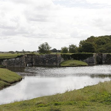 Ouvrages dart sur le canal de la Taillée également sur commune de La Barre-de-Monts