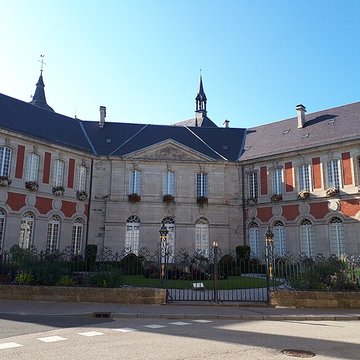 Palais abbatial de Remiremont