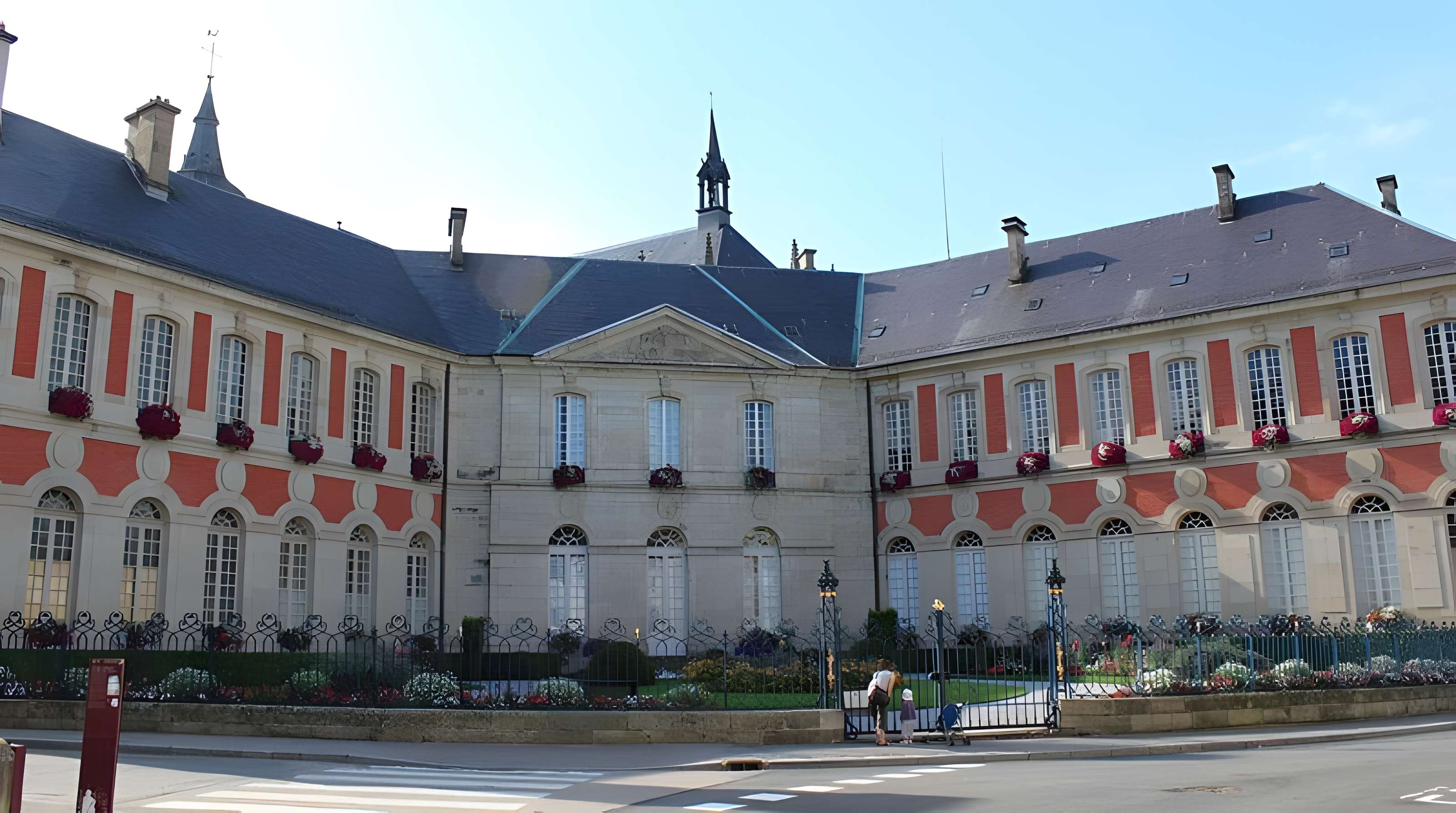 Palais abbatial de Remiremont 