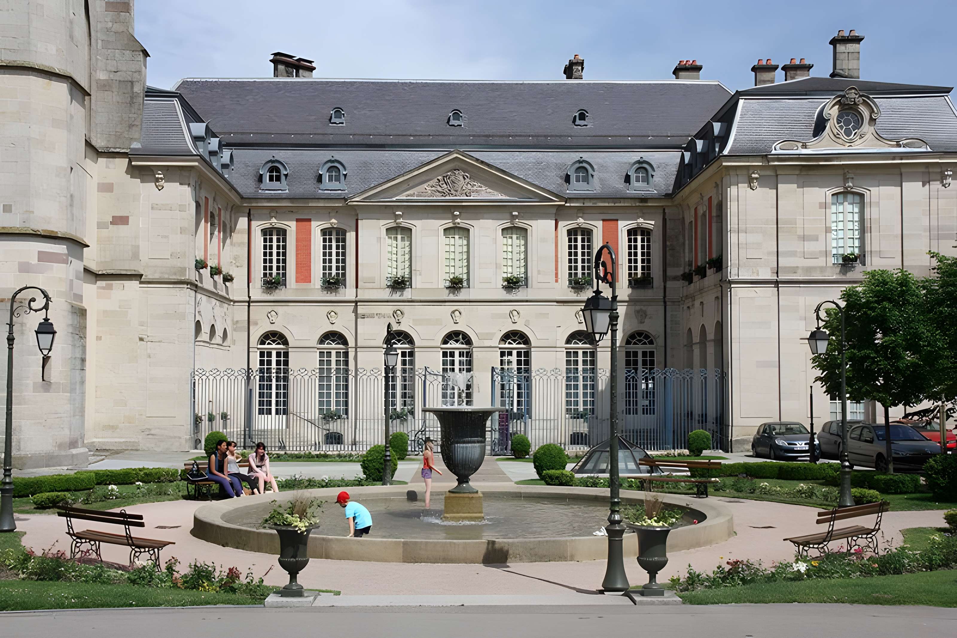 Palais abbatial de Remiremont