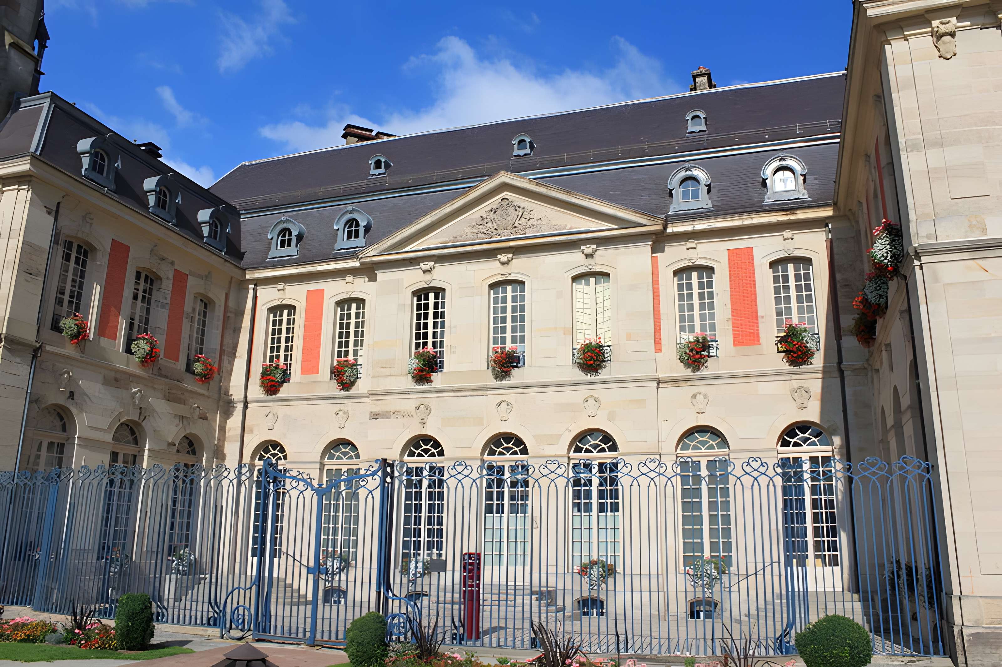 Palais abbatial de Remiremont