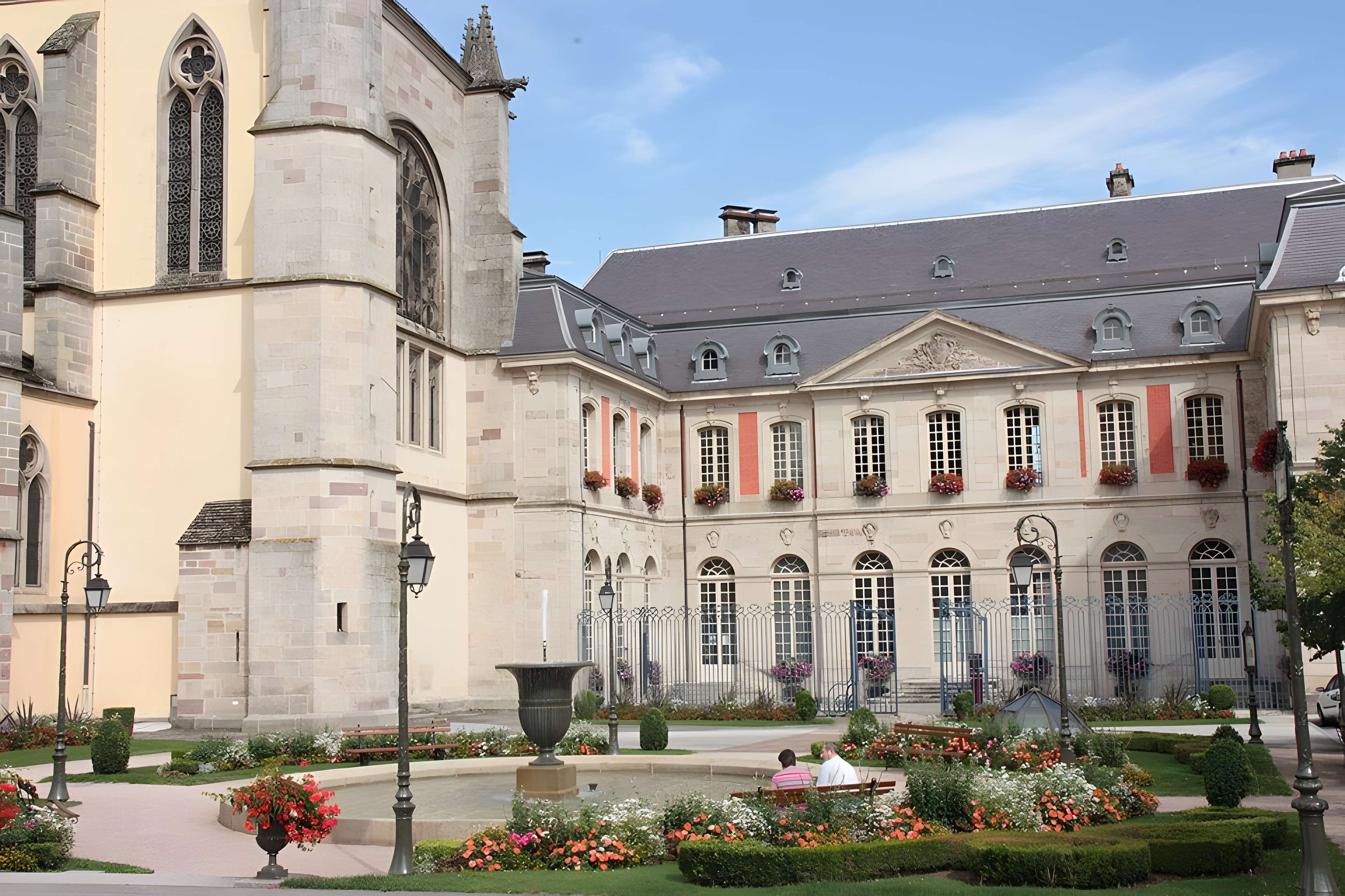 Palais abbatial de Remiremont