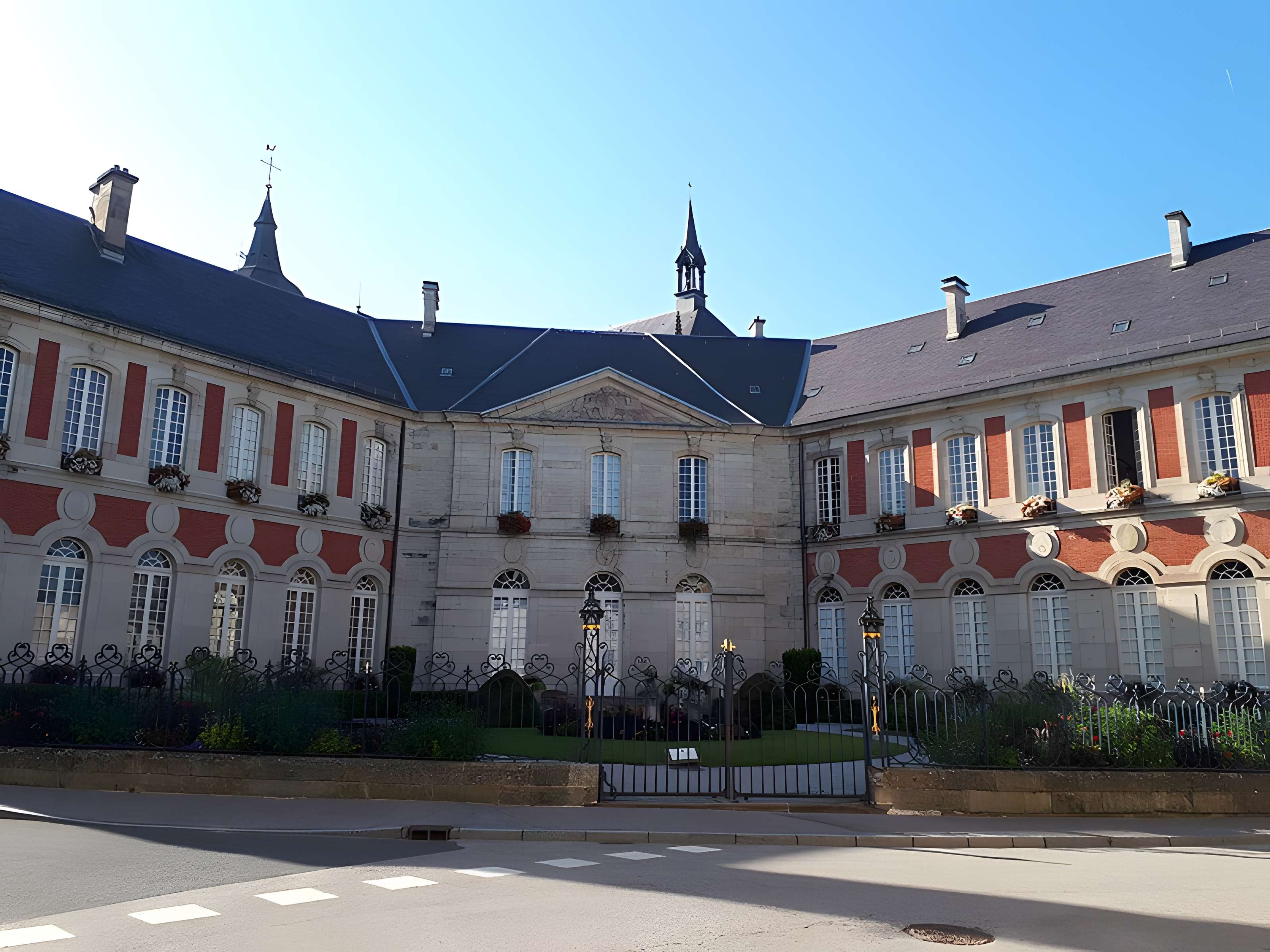 Palais abbatial de Remiremont
