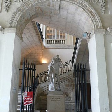 Palais archiépiscopal dArles