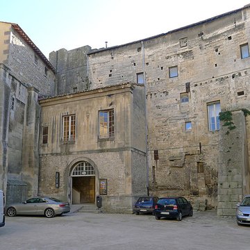 Palais archiépiscopal dArles