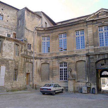 Palais archiépiscopal dArles