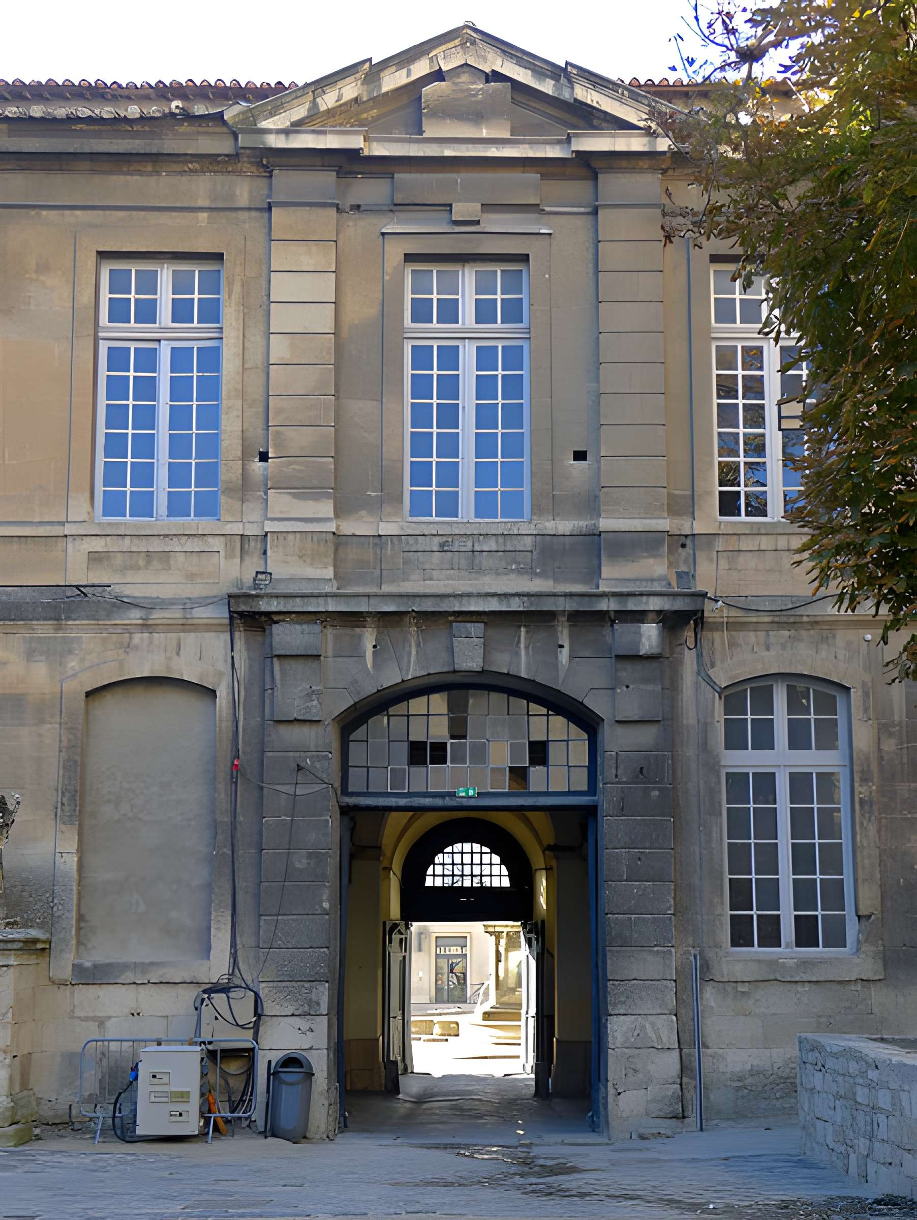 Palais archiépiscopal d'Arles