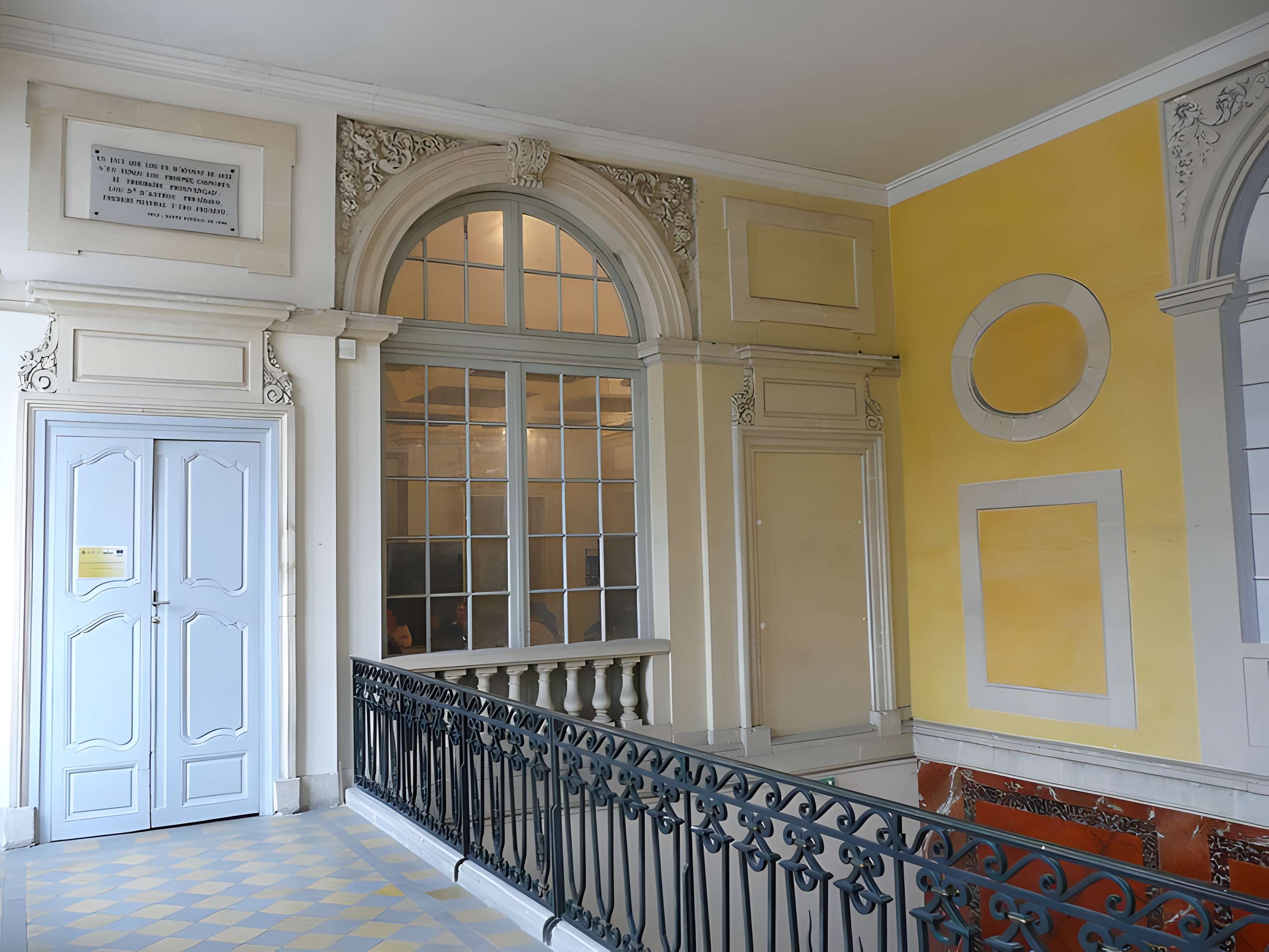 Palais archiépiscopal d'Arles