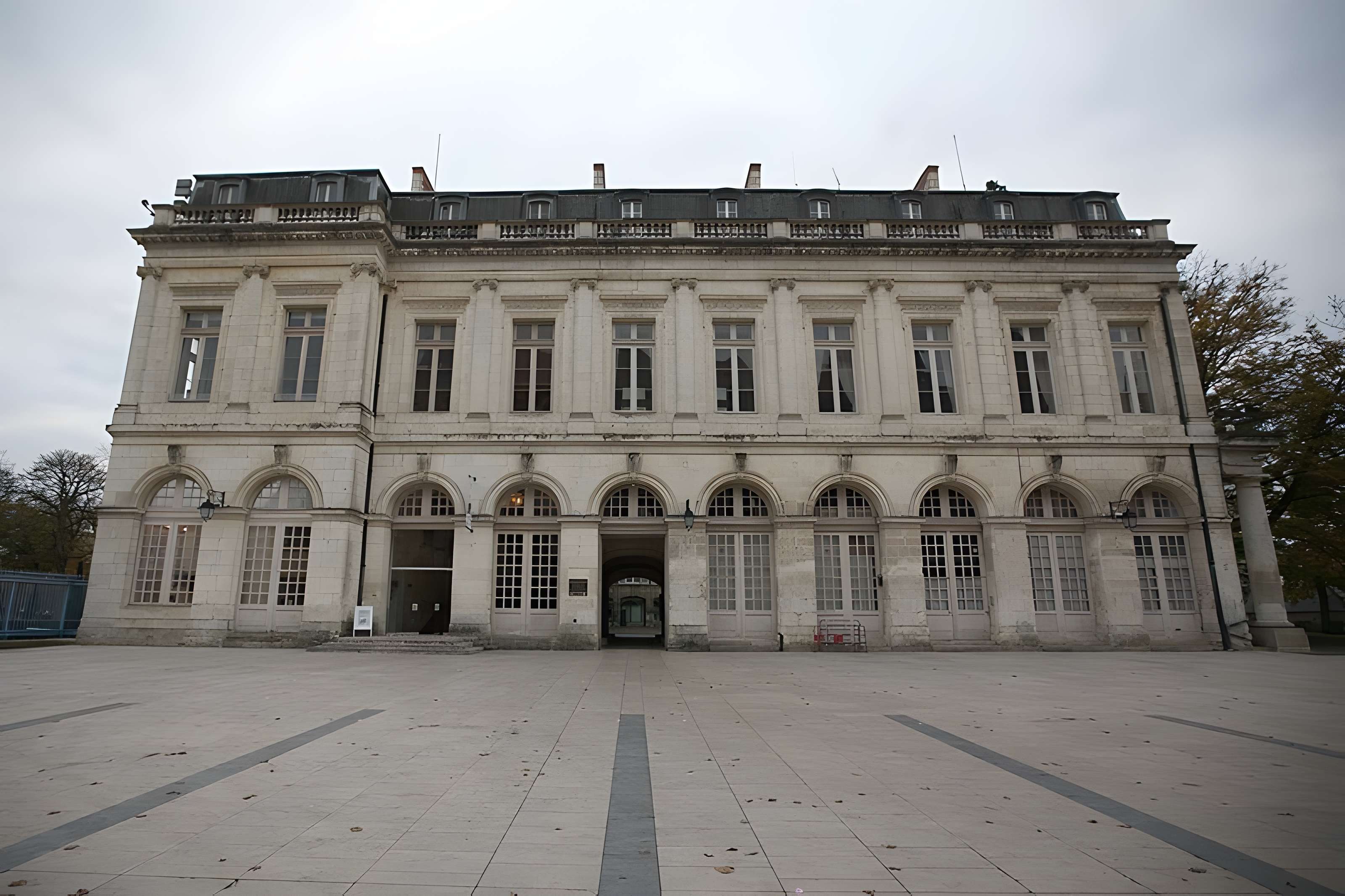 Palais archiépiscopal de Bourges