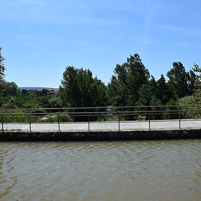 Photo de Canal du Midi : Pont-canal de lOrbiel
