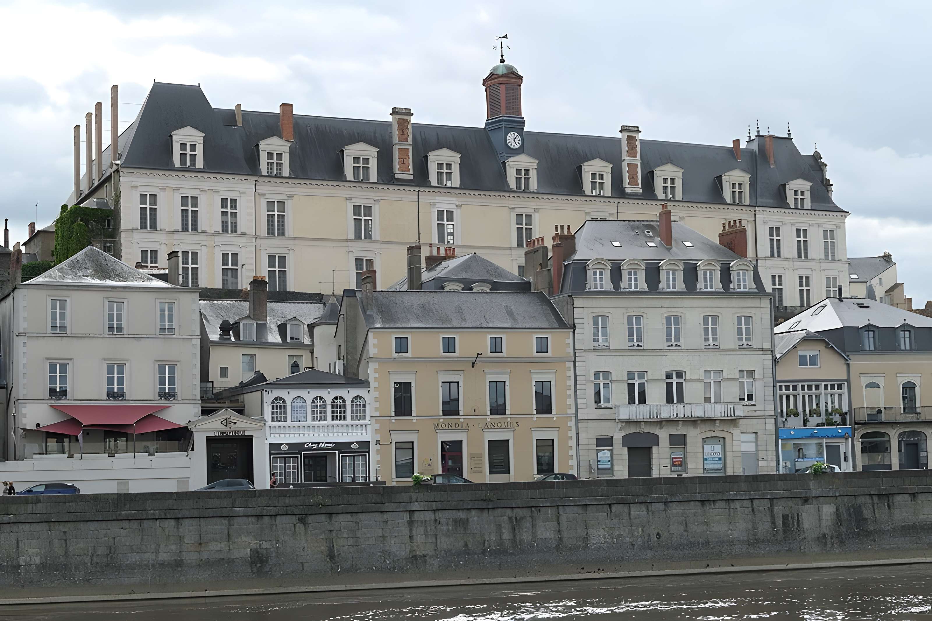 Palais de justice de Laval