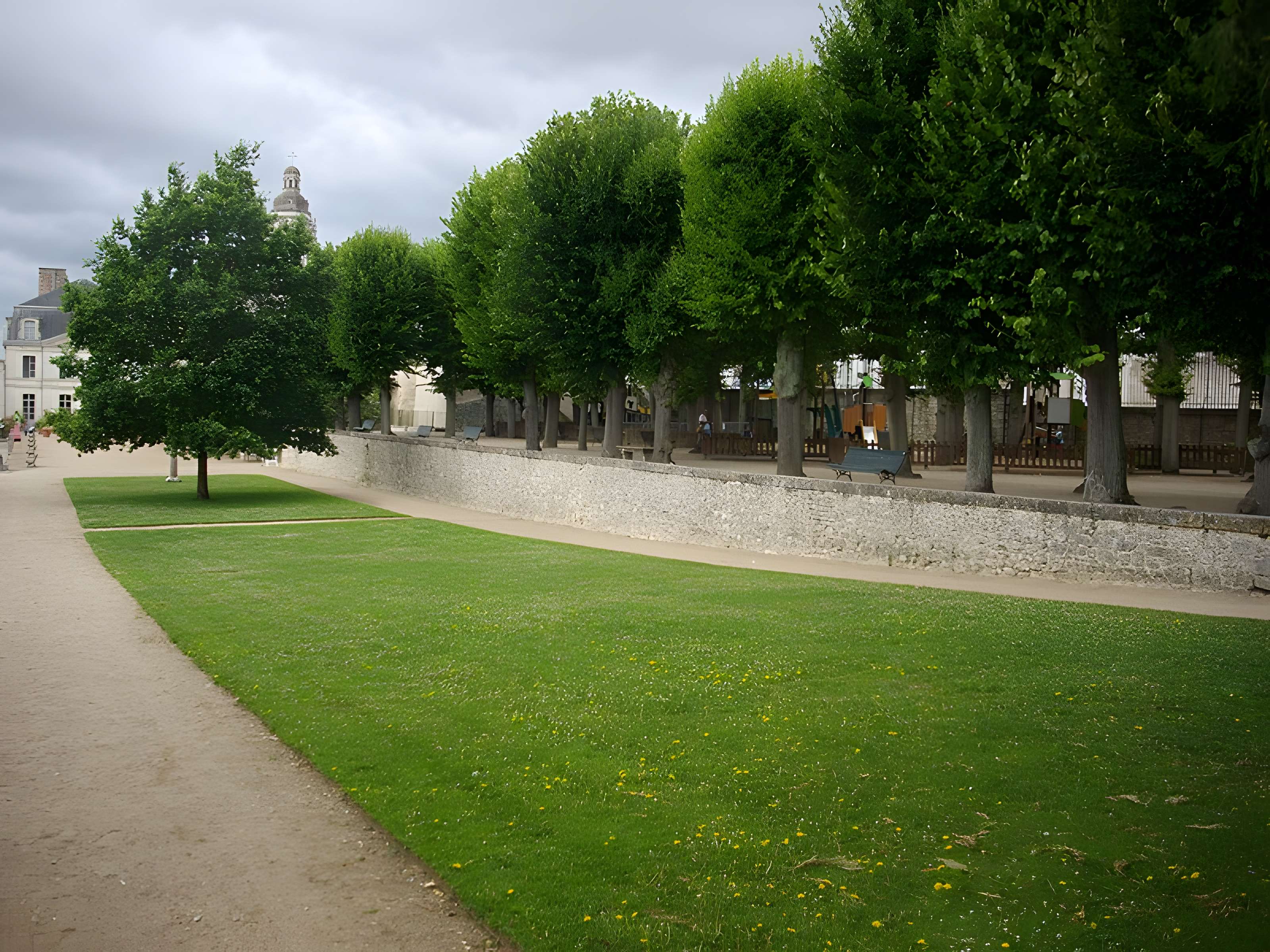 Palais épiscopal de Blois