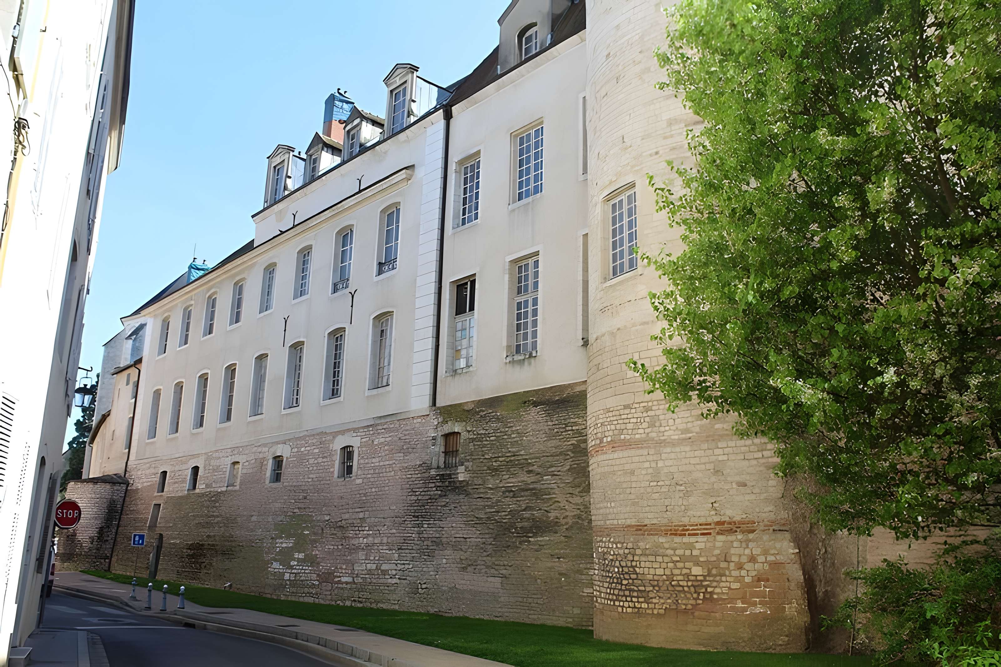 Palais épiscopal de Chalon-sur-Saône 