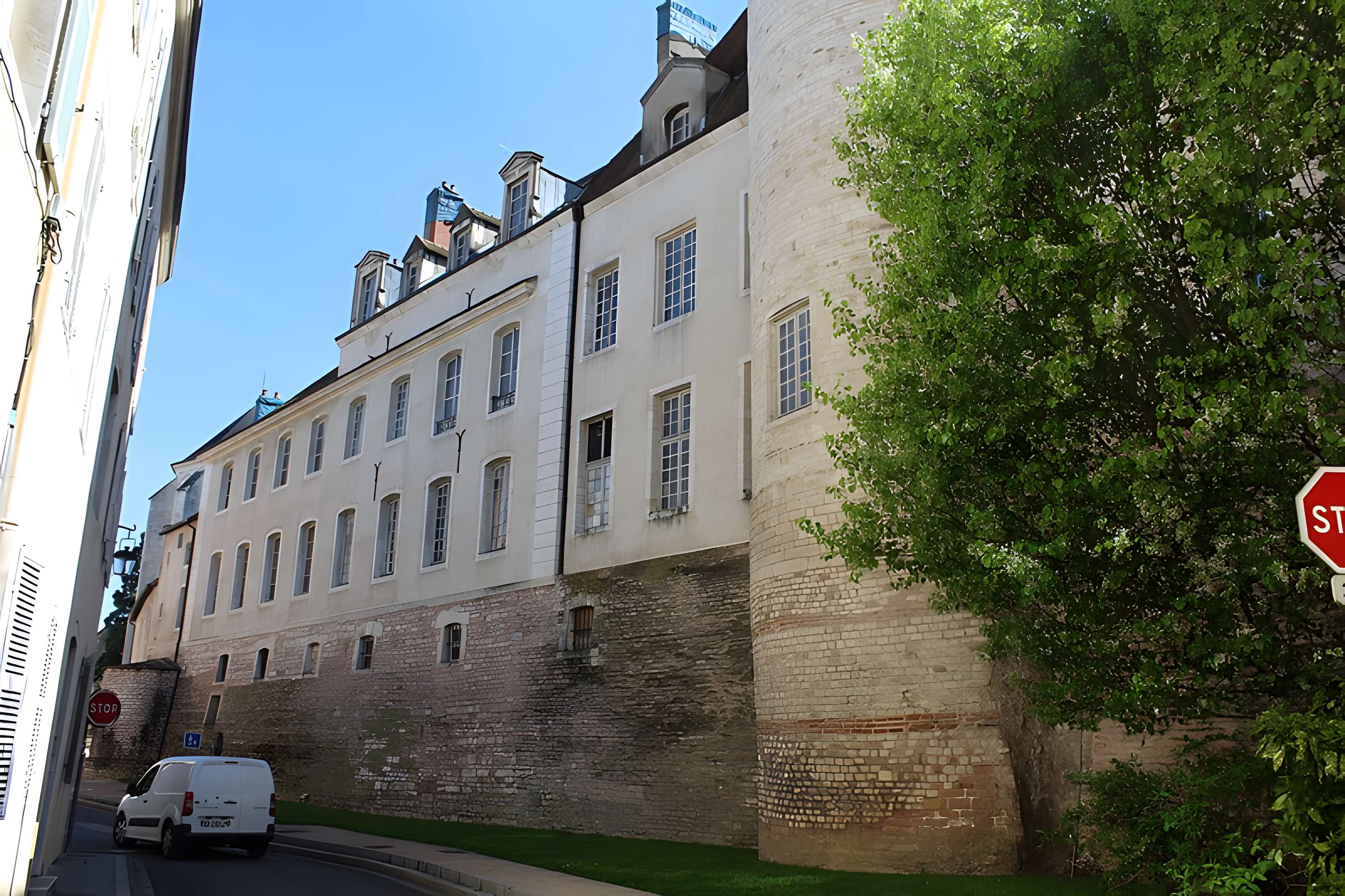 Palais épiscopal de Chalon-sur-Saône